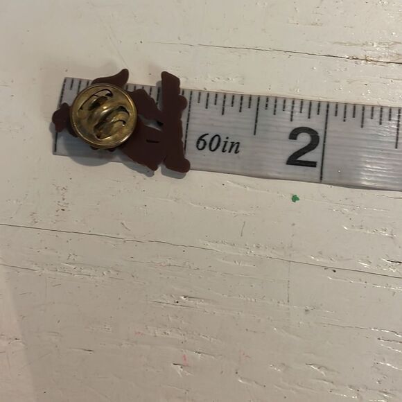 1” Fanmats NCAA Wyoming Cowboys Team logo saddle bronc rider lapel/hat pin - Picture 10 of 11